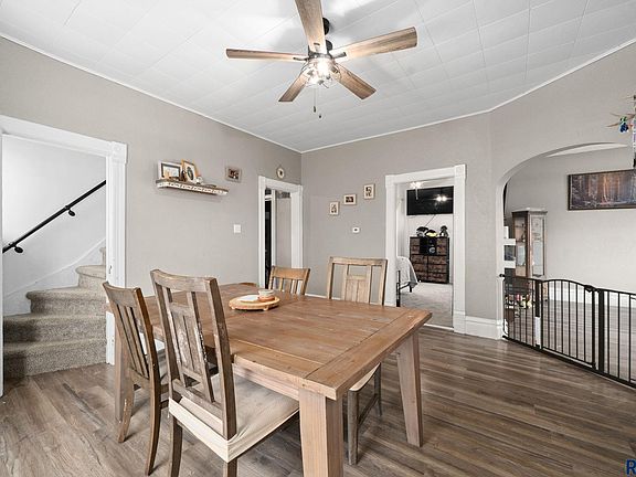 5th image of 300 W Industrial Rd