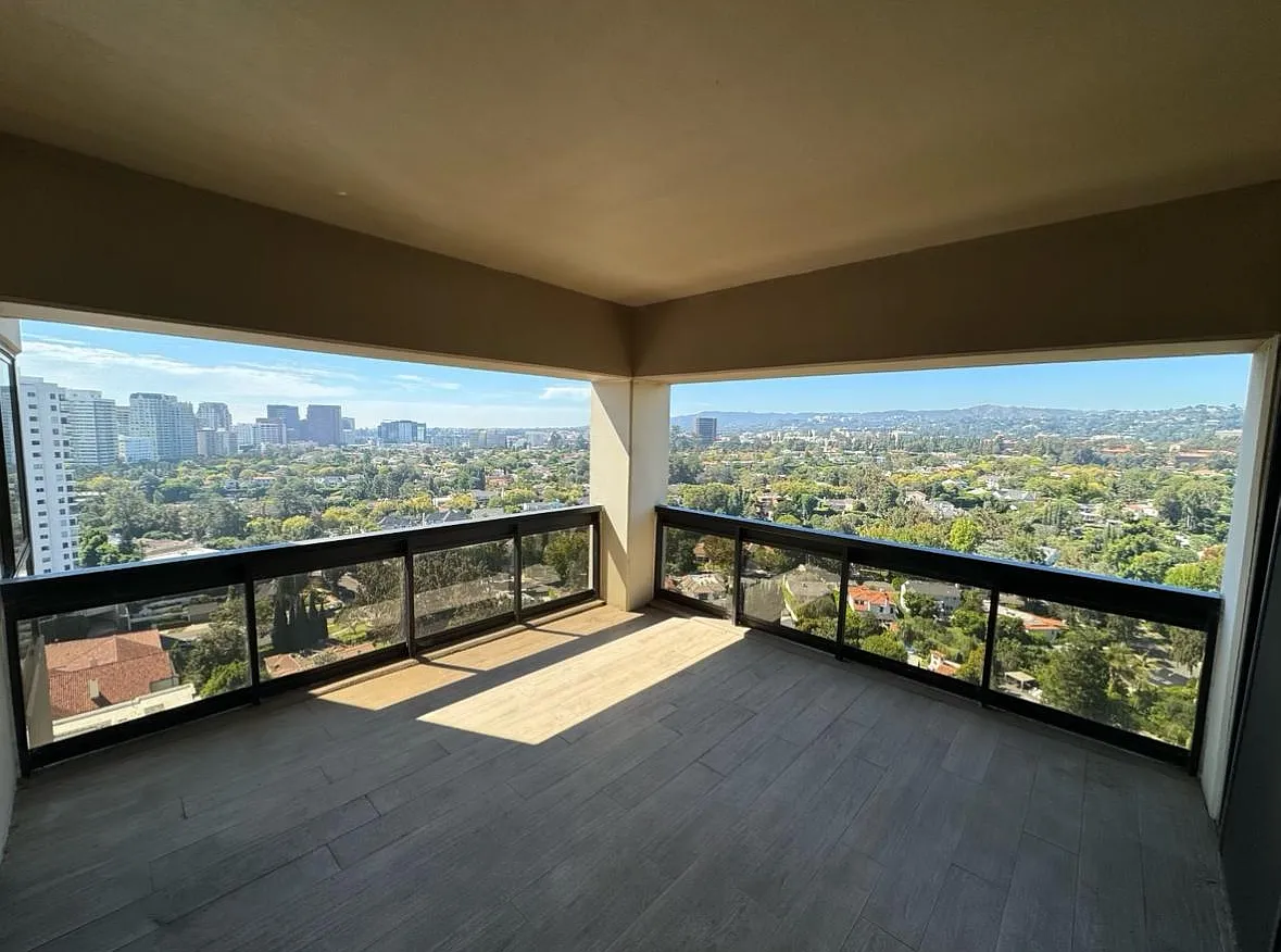 2 bed, 1649 sqft, $8,750 — Photo 2