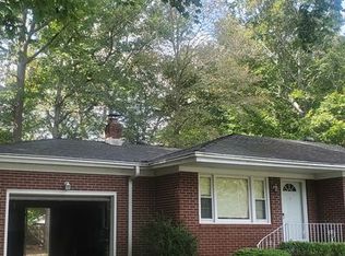 1827 Meadowview Dr, Yorktown, VA 23693