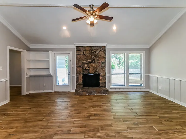 8182 Valley Ridge Trl — Photo 3