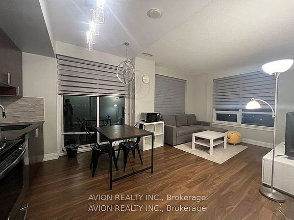 4th image of 7167 Yonge St #412