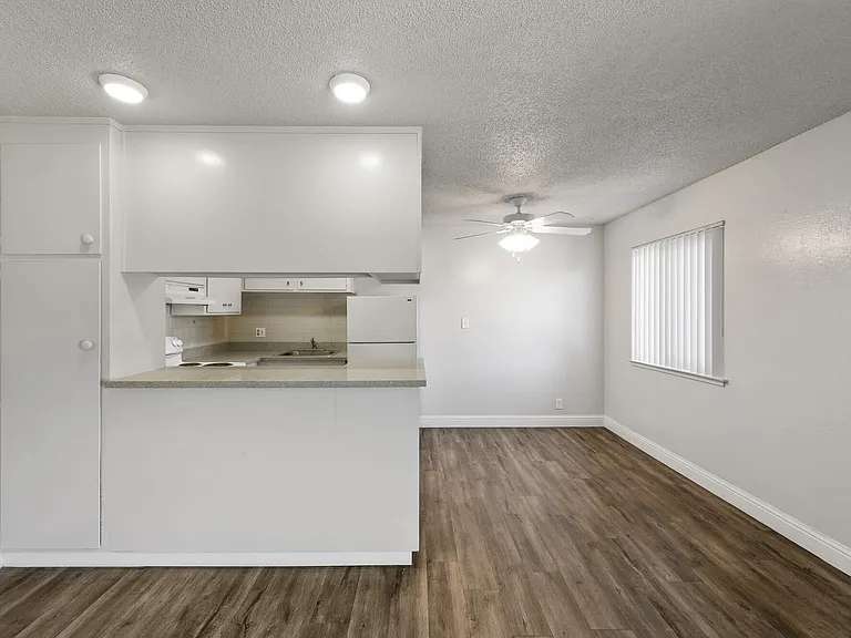 Marina Haven Apartments — Photo 13