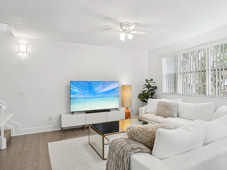 Windsor Castle Townhome Community — Photo 65