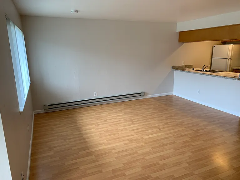Campbell Square Apartments — Photo 12