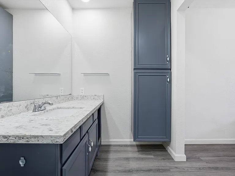 3102 E Clarendon Ave #110 — Photo 18
