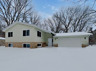 627 Birch Ln N, Shoreview, MN 55126