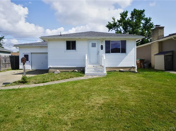 12 E Toulon Dr, Buffalo, NY 14227