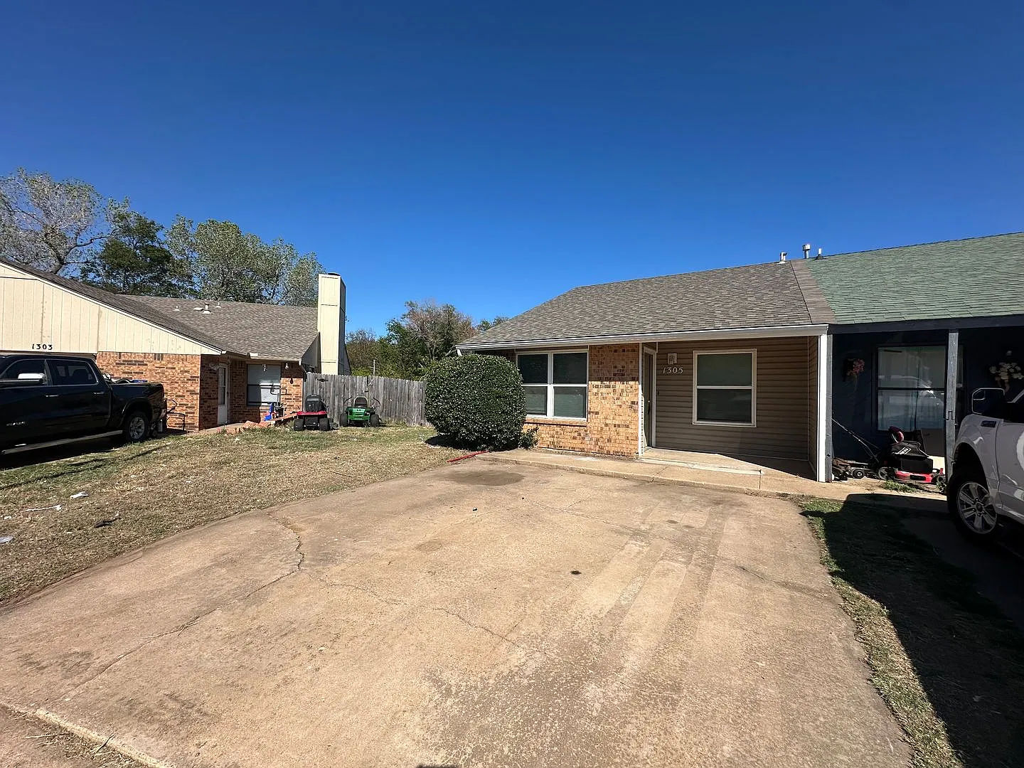 2 bed 1.5 bath Duplex — Photo 1