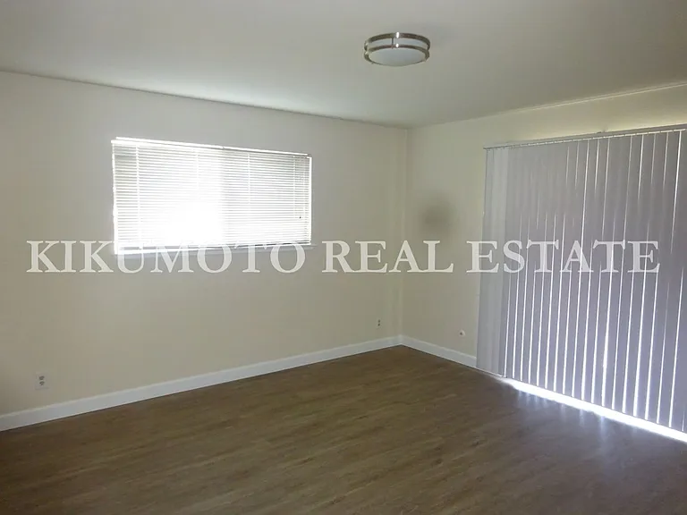 6891 Steamboat Way — Photo 5
