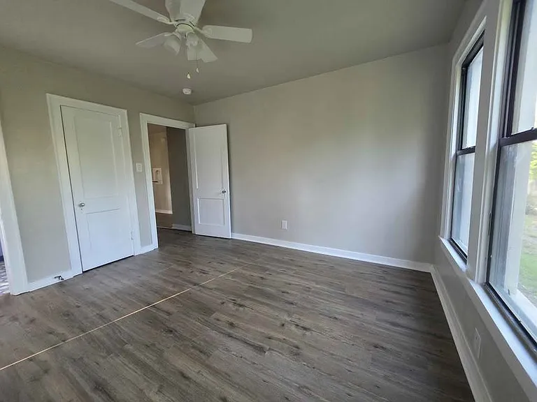 1401 Wilson St — Photo 10
