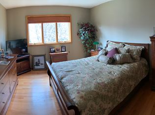 65 Courtney Ln, Cary, IL 60013