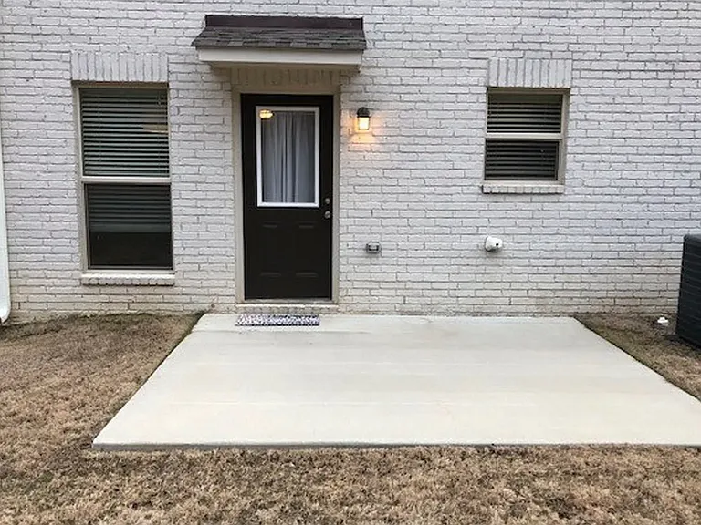 410 Walker Cir — Photo 7