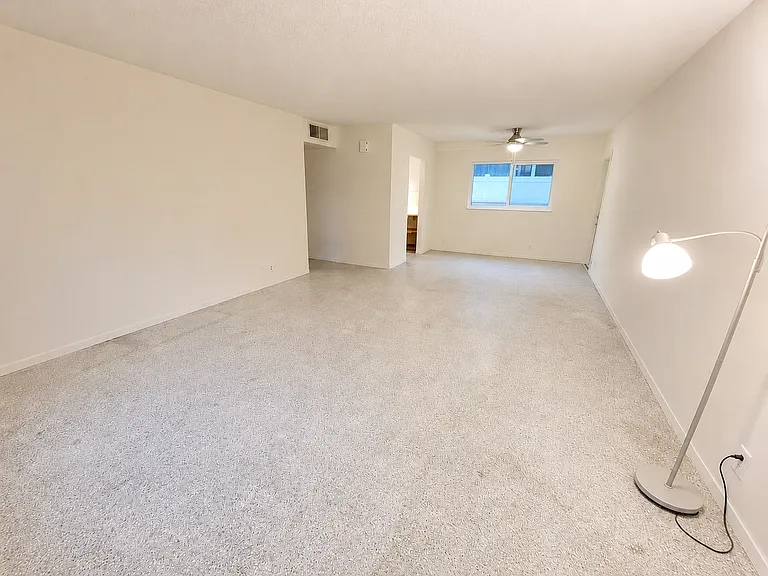 Living / Entry