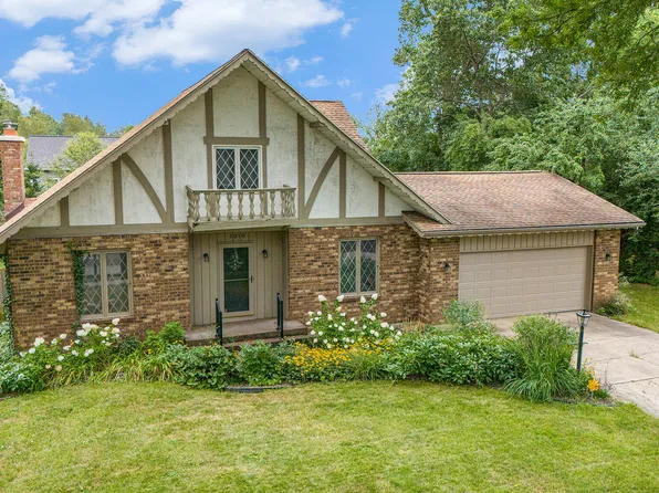 1010 Applewood Dr NE #A, Grand Rapids, MI 49505