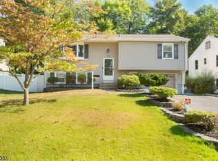 131 Beachwood Rd, Parsippany, NJ 07054