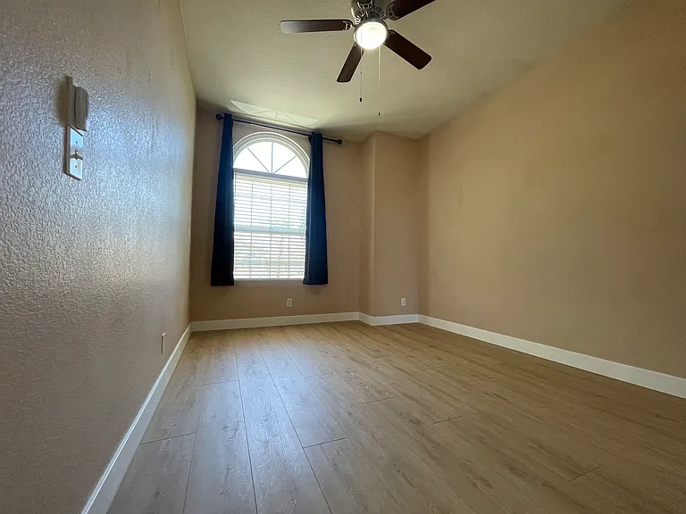 7832 Danner Ct — Photo 17
