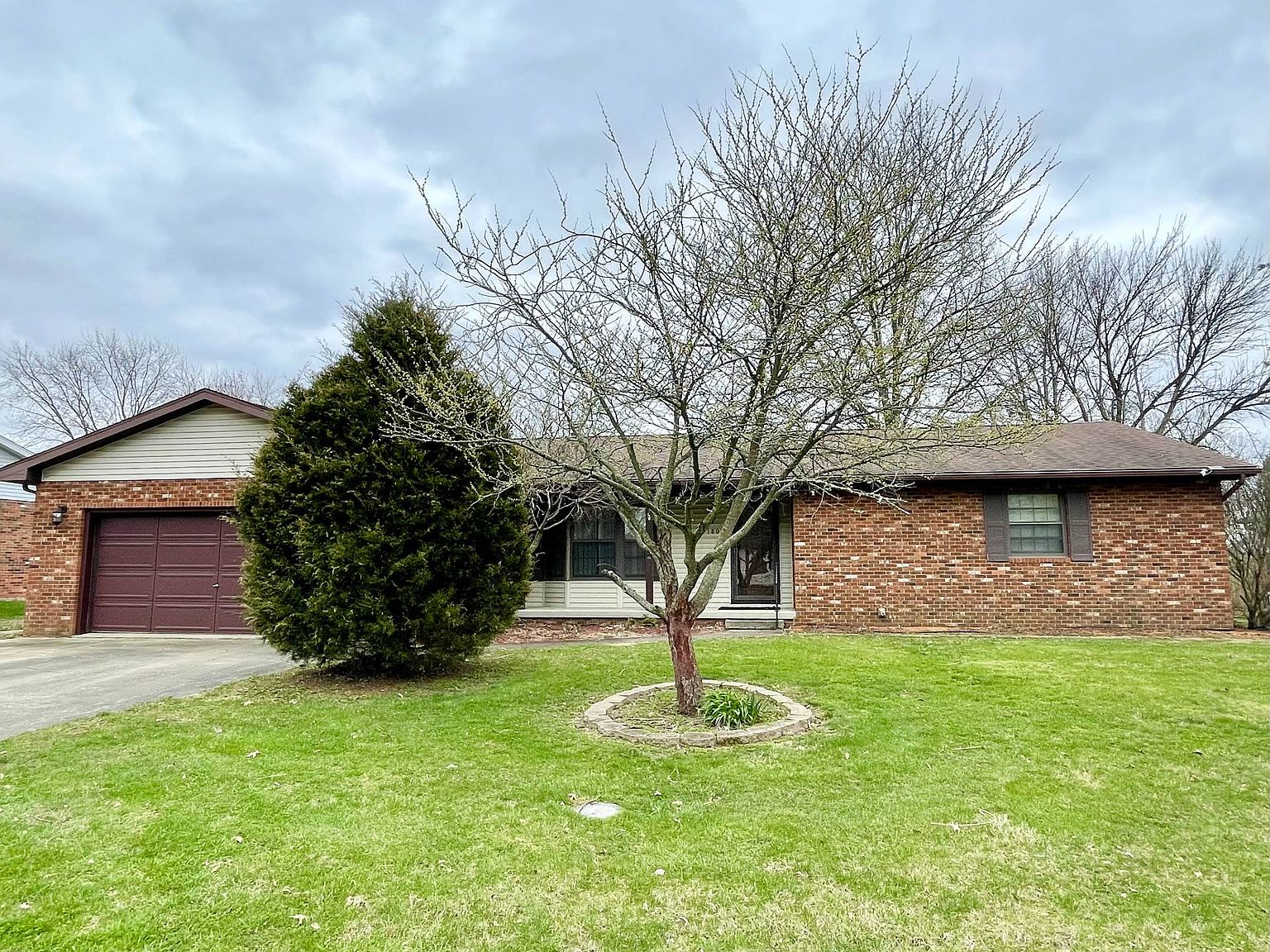 1805 Gregory Dr, Olney, IL 62450 Zillow