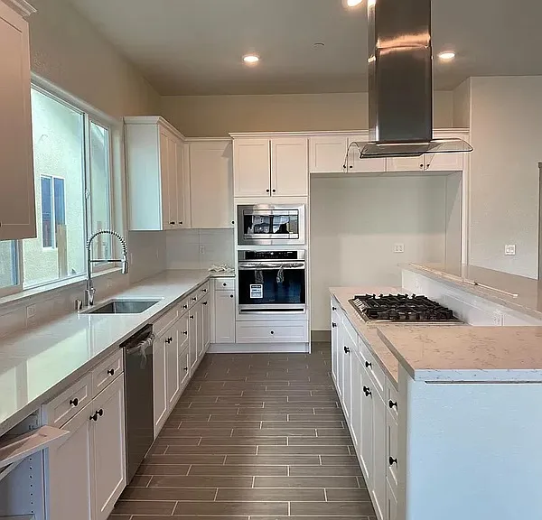 2467 Valverde Dr — Photo 12