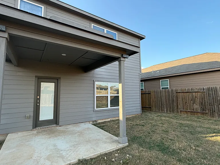 105 Declaration Ln — Photo 40