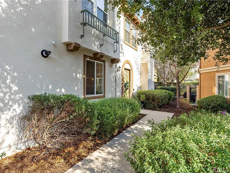 43081 Avenida Amistad — Photo 4
