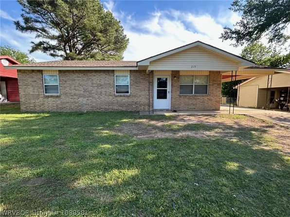 215 Farris Ave, Pocola, OK 74902
