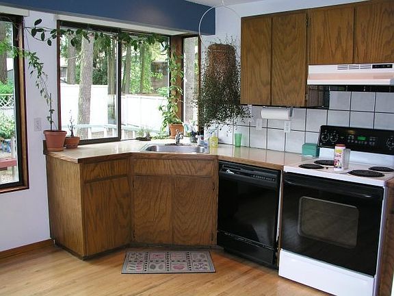 kitchen left