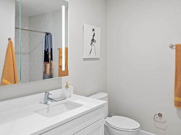 4th image of 2827 W Belden Ave #418