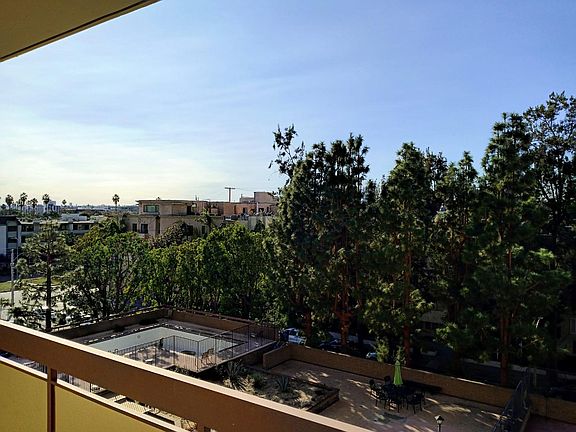 2nd image of 321 S San Vicente Blvd APT 506