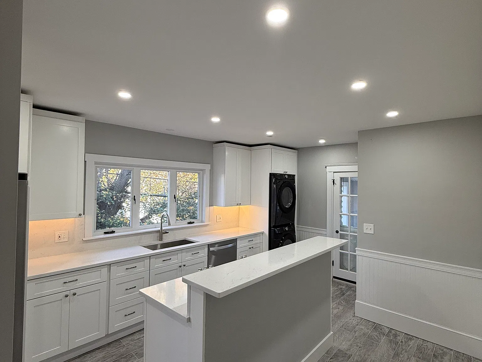 2 bed, 1376 sqft, $3,200 — Photo 1