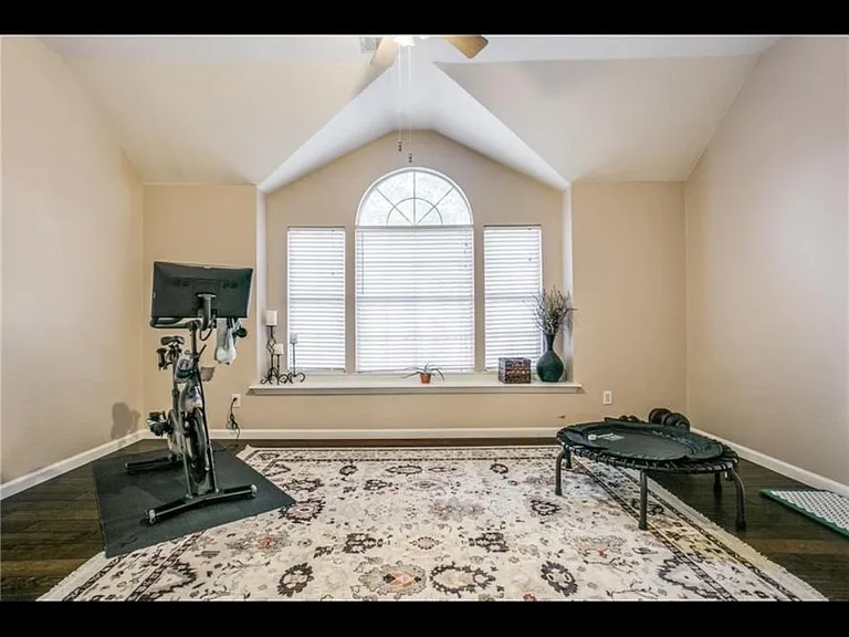 608 Laura Ln — Photo 20