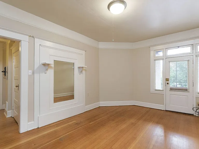 760 SW Vista Ave — Photo 10