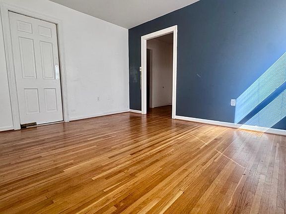 5th image of 719 6th St SW