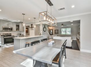 1302 Coe Rd, Pinehurst, TX 77362