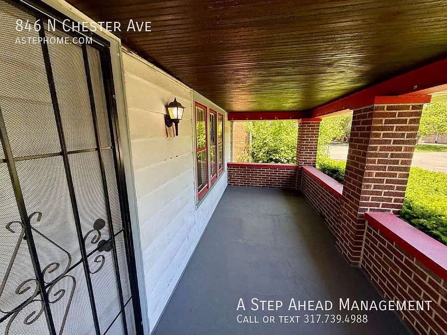 Building Photo - 846 N Chester Ave