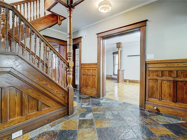 31 Birch Cres — Photo 6