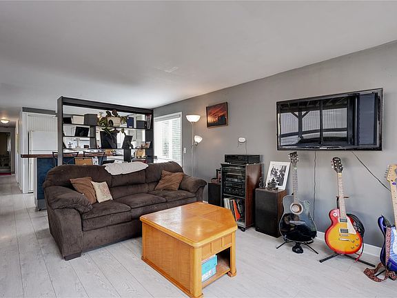 4th image of 2206 Church Rd #11