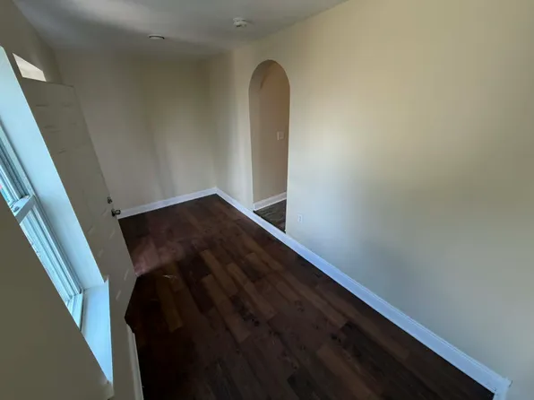 615 N 8th St APT 1, Allentown, PA 18102