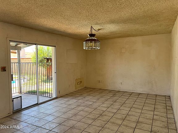 4th image of 1725 W KERRY Lane