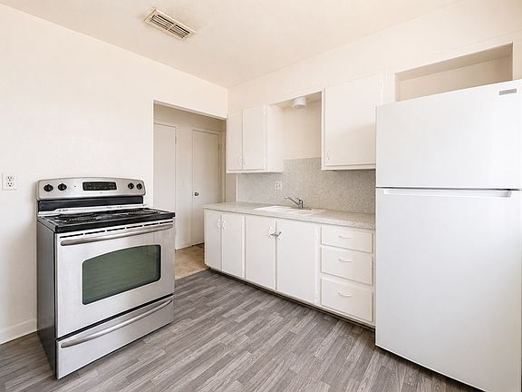 5th image of 312 W 15th St