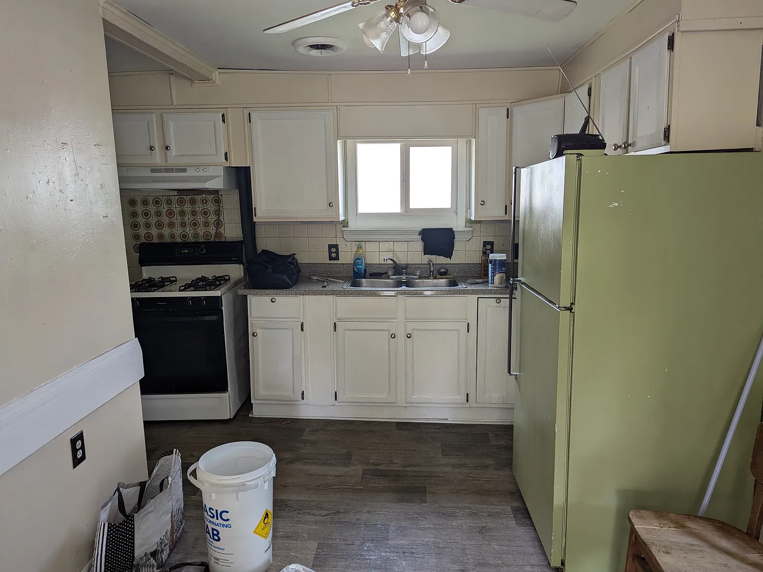 2 bed, 700 sqft, $850 — Photo 2