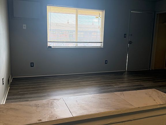 3rd image of 1289 Middlebelt Rd #4