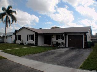 8530 NW 46th St, Lauderhill, FL 33351