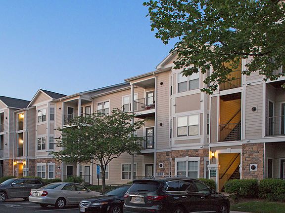The Reserve at Fairfax Corner Apartments