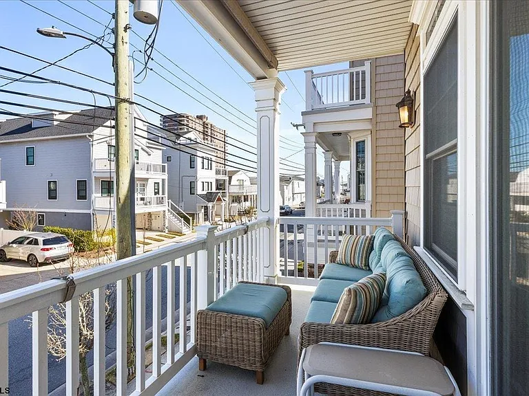 16 S Decatur Ave — Photo 4