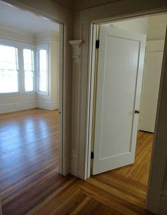 2nd image of 1041 Leavenworth St
