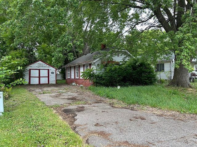 1051 W Schumacher Ave, Flint, MI 48507 | Zillow