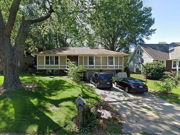 516 NW Brett Cir