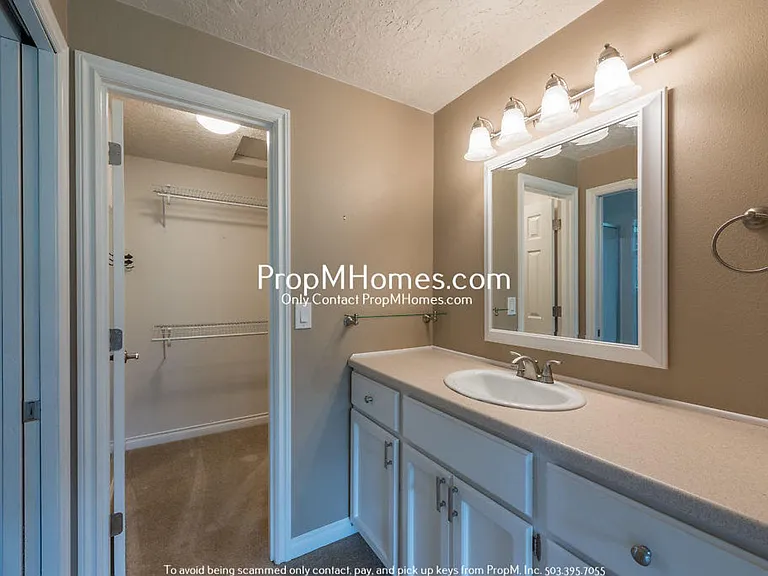 11881 SE Southern Lites Dr — Photo 10