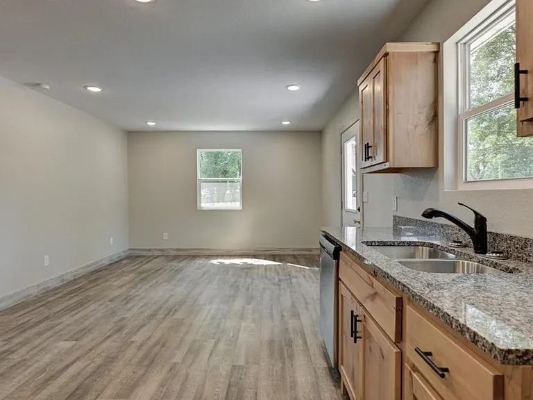 1601 Ridgewood Rd #B — Photo 6