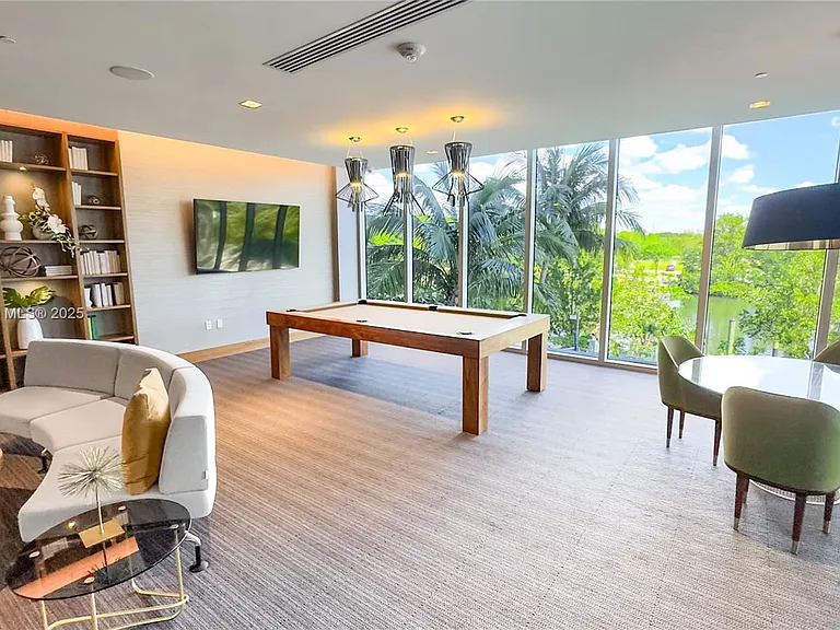 16385 Biscayne Blvd #404 — Photo 29